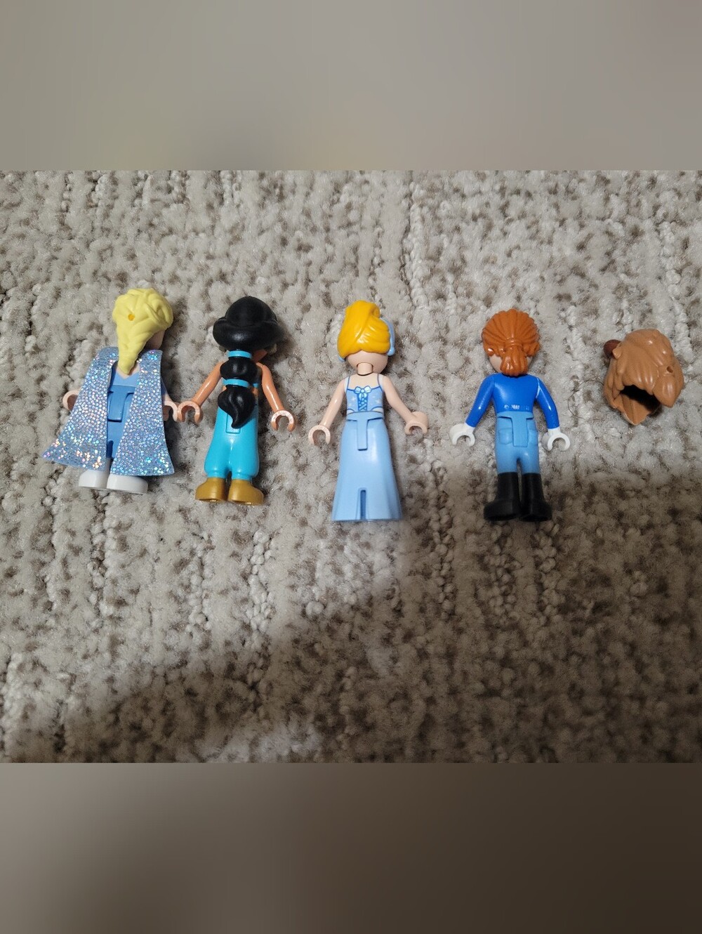 Lego Disney Princess Mini Figures - Elsa, Jasmine, Cindarella, Beast - Picture 2 of 2